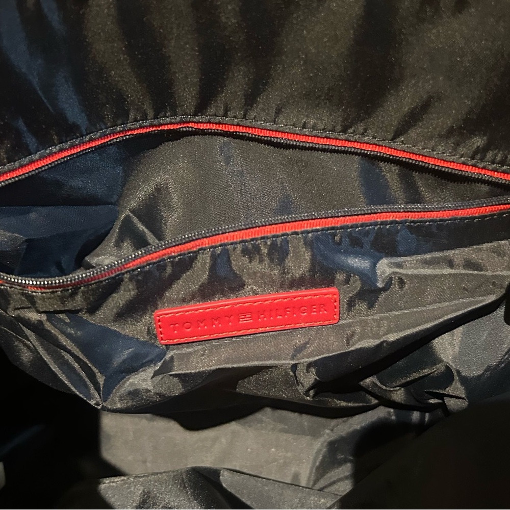 Tommy Hilfiger Geometric Brown and Cream Tote - Picture 7 of 9